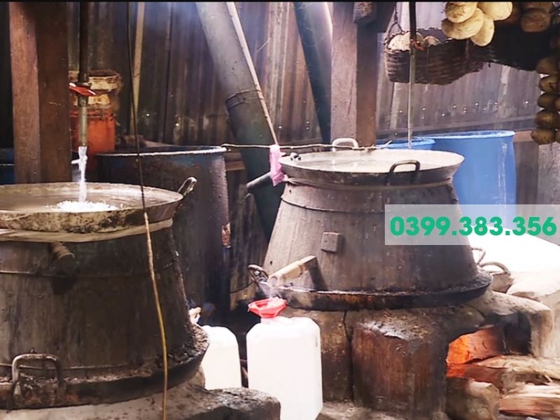 Hình ảnh nước suối chưng cất rượu men lá Bằng Phúc Bắc Kạn