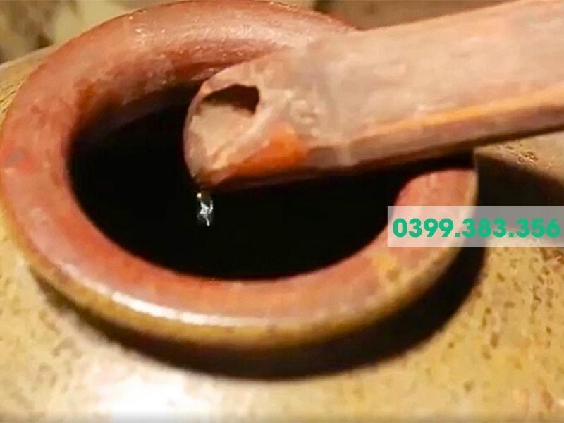 Hình ảnh từng giọt rượu men lá Bằng Phúc Bắc Kạn tinh túy
